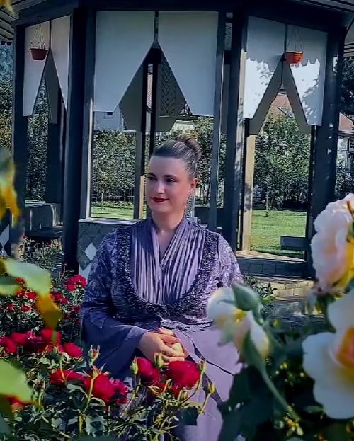 Predstavljamo: Naida Efendić - Kažu vrijedi čekati (VIDEO)