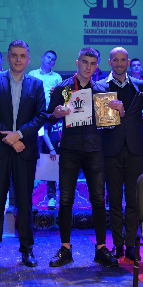 Lazar Milić iz Mladenovca sveukupni pobjednik 7. Međunarodnog festivala harmonikaša »Sevdalinko harmonikom opjevana«